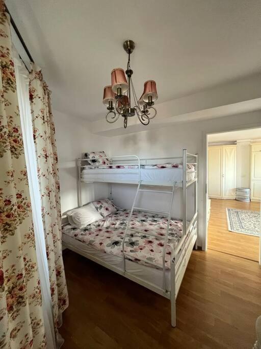 Central Apartment With Panoramic View Brasov Exterior photo