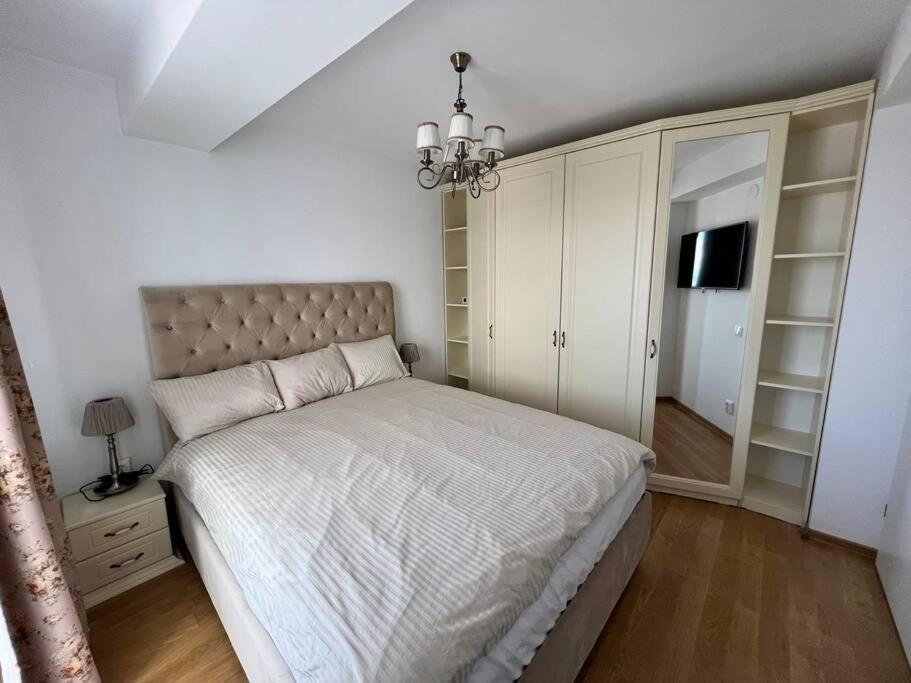 Central Apartment With Panoramic View Brasov Exterior photo